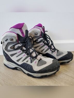 Salomon Women's Conquest GTX Hiking Boots Size 10